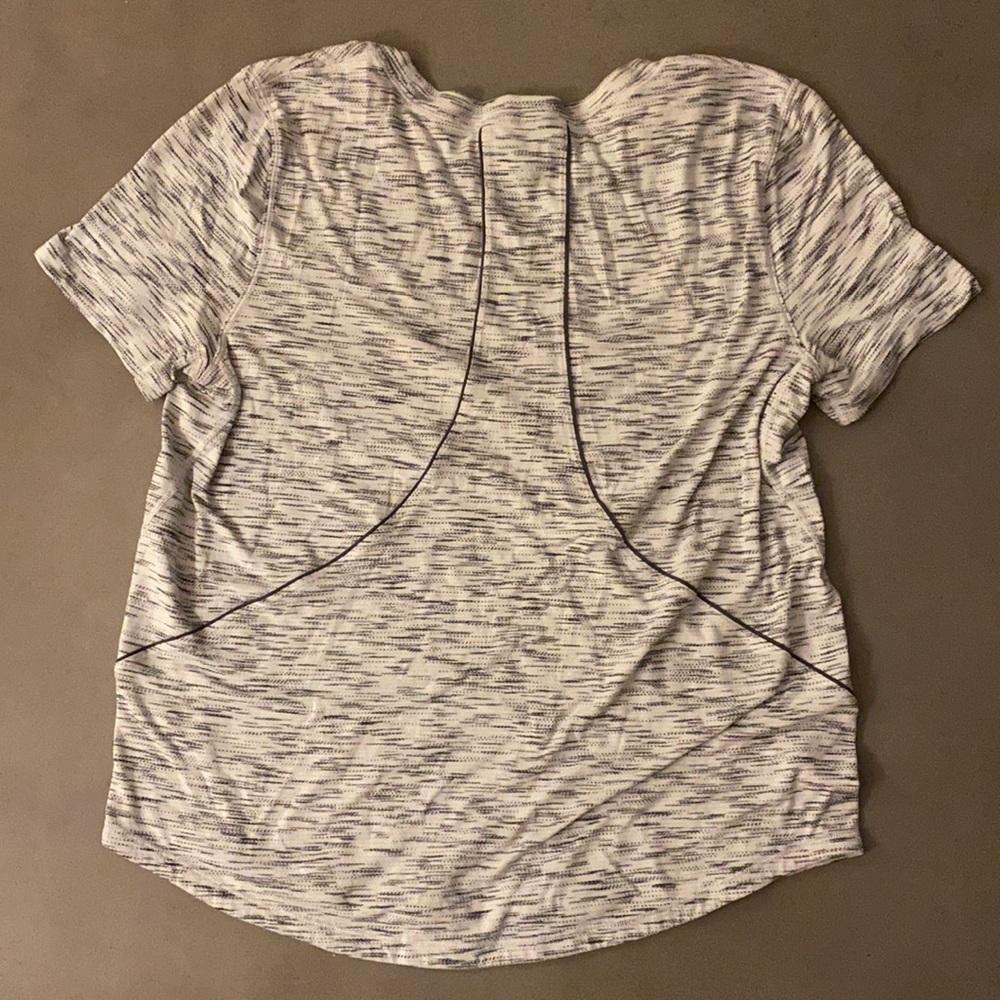 Lululemon workout shirt